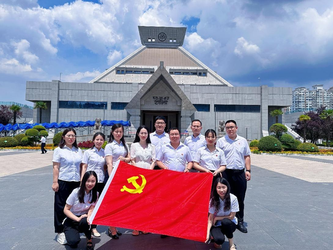 主題黨日 | 深圳廣電銀通華中分公司黨支部開展紅色之行——參觀河南博物院